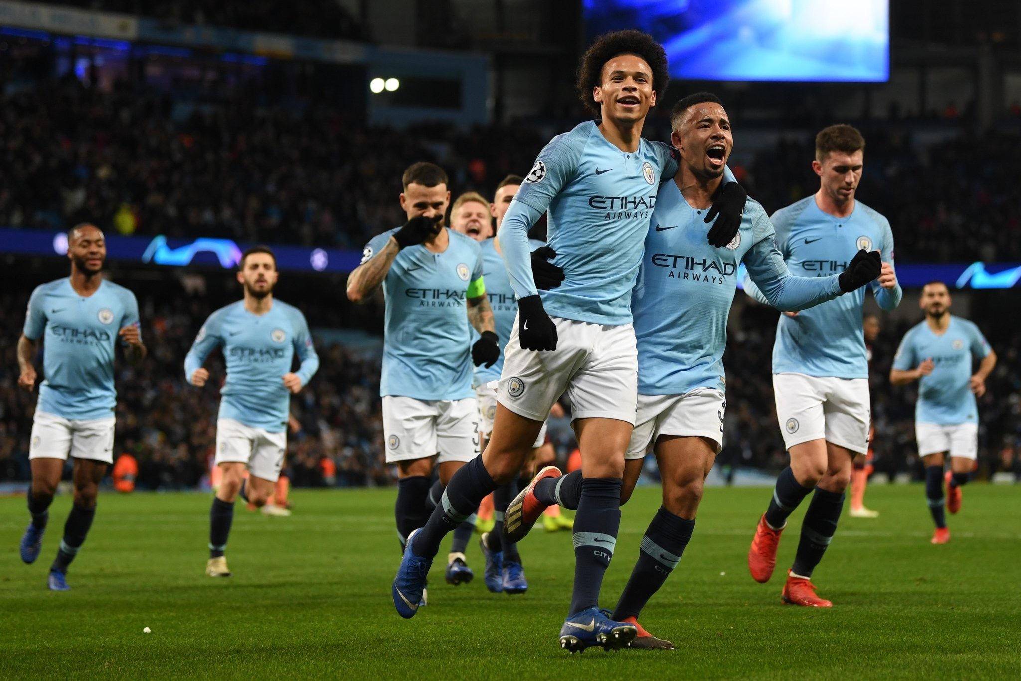 年轻球员成 年轻球员成